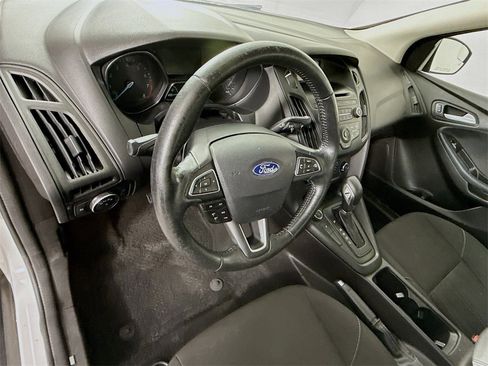 Used 2017 Ford Focus SE w/ Cold Weather Package image 12