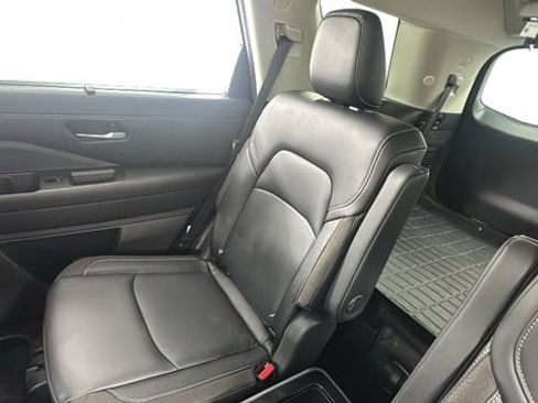 Used 2024 Nissan Pathfinder SL w/ SL Premium Package image 14