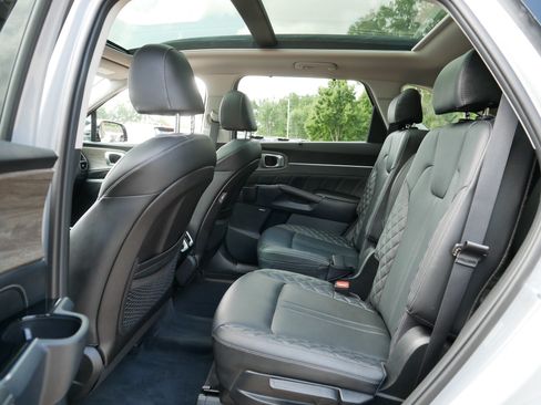 Certified 2023 Kia Sorento SX Prestige AWD/4WD image 35