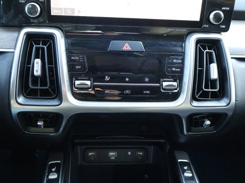 Used 2023 Kia Sorento X-Line EX image 30
