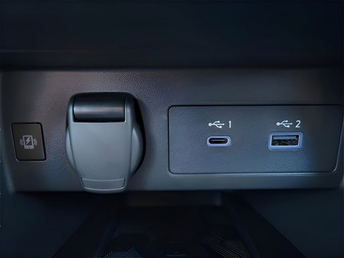 Used 2025 Nissan Versa SR image 20