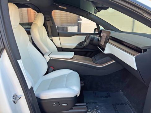 Used 2022 Tesla Model X AWD/4WD image 15