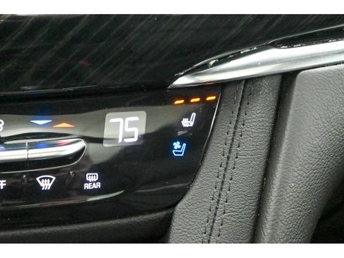 Used 2020 Cadillac XT6 Premium Luxury image 48