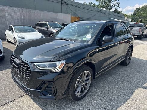 Used 2025 Audi Q3 2.0T Premium w/ Convenience Package AWD/4WD image 1