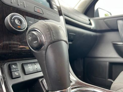 Used 2016 Chevrolet Traverse LT w/ Style and Technology Package FWD image 20