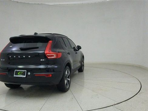 Used 2024 Volvo XC40 B5 Plus image 72