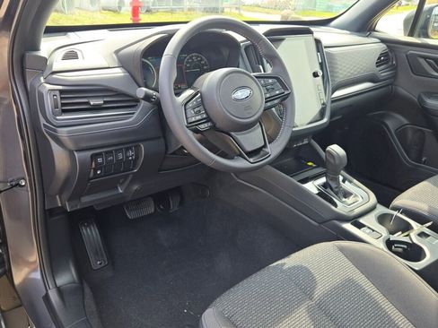 Certified 2025 Subaru Forester Premium AWD/4WD image 20