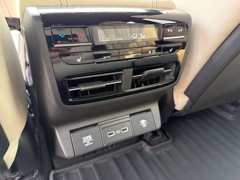 Certified 2022 Acura MDX Type S AWD/4WD image 35