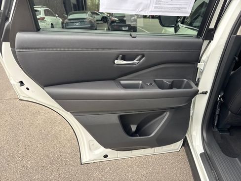 Used 2024 Nissan Pathfinder Platinum w/ Cargo Package image 64