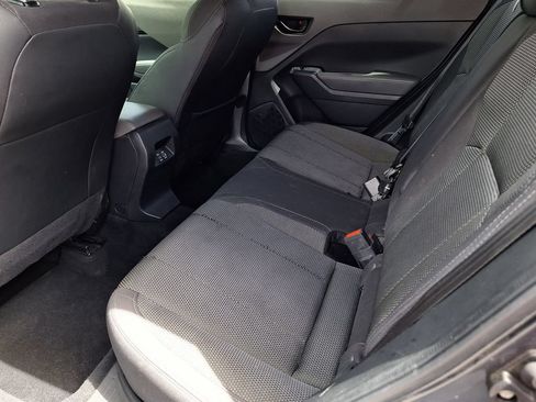 Used 2024 Subaru Crosstrek 2.0i Premium AWD/4WD image 9