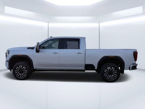 Used 2024 GMC Sierra 3500 Denali Ultimate AWD/4WD image 6