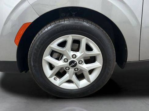 Used 2023 Kia Soul LX w/ LX Technology Package FWD image 26