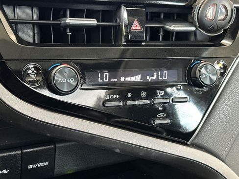 Used 2022 Toyota Camry XLE w/ Navigation Upgrade Package AWD/4WD image 22