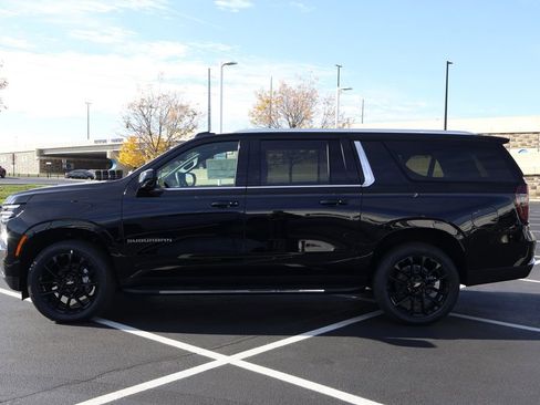 New 2026 Chevrolet Suburban LS image 4