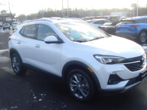 Used 2023 Buick Encore GX Essence w/ Advanced Technology Package image 4