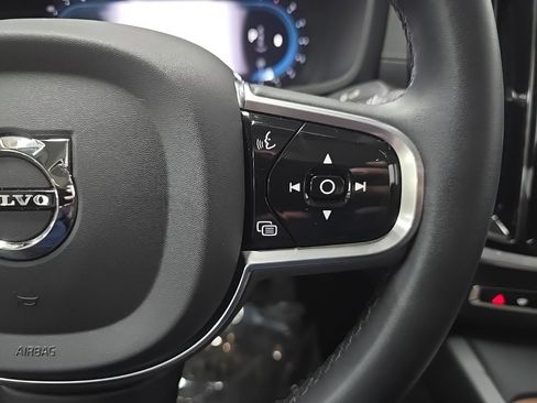 Used 2023 Volvo S60 B5 Ultimate image 21