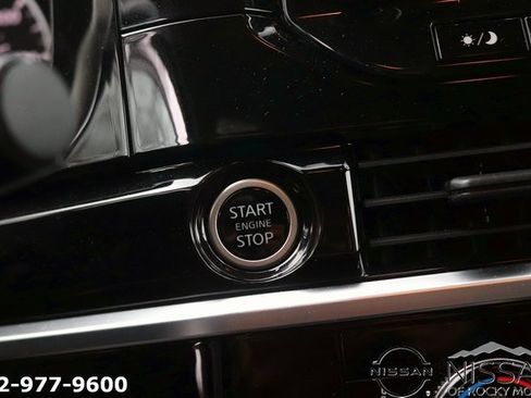 Used 2022 Nissan Pathfinder SL image 22