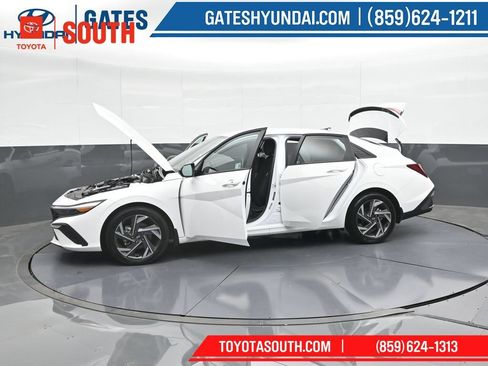 Used 2025 Hyundai Elantra Sport FWD image 57
