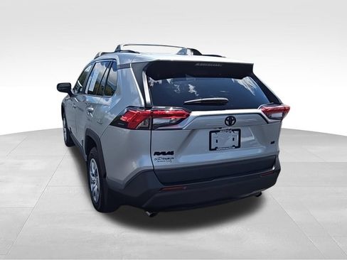 Used 2021 Toyota RAV4 LE FWD image 7