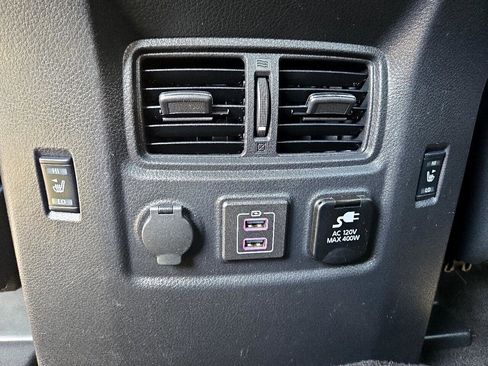 Used 2020 Nissan Titan Platinum Reserve image 14