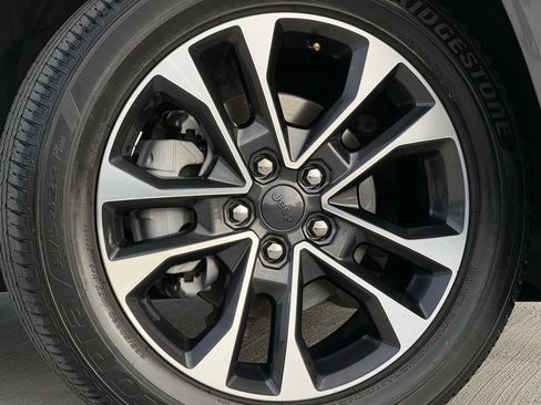 Used 2023 Jeep Grand Cherokee Overland w/ Adv Protech Group III image 9