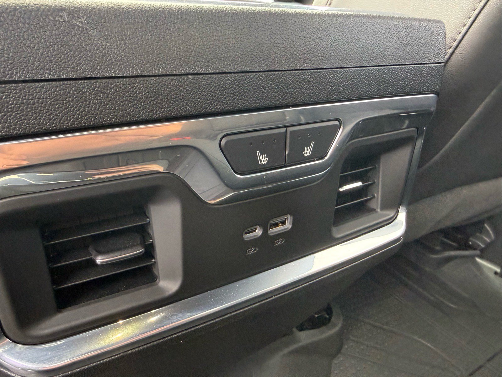 Used 2026 Chevrolet Silverado 3500 High Country w/ High Country Premium Package AWD/4WD image 21