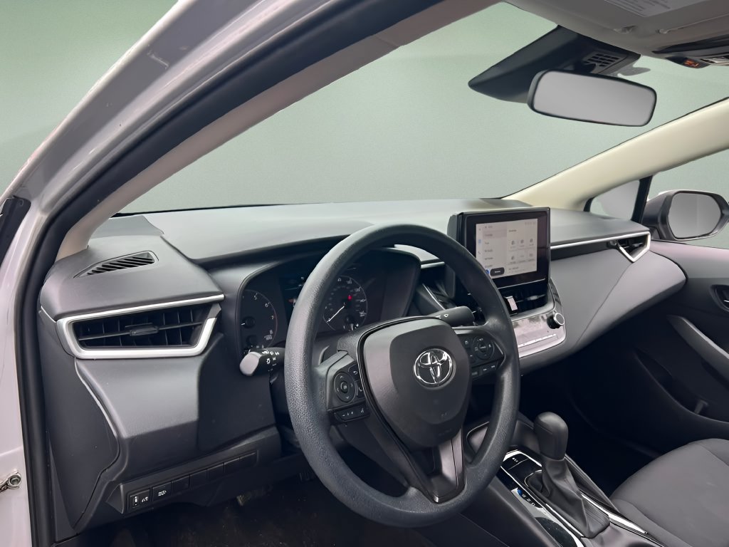 Used 2024 Toyota Corolla LE FWD image 9