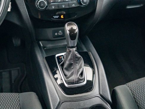 Used 2021 Nissan Rogue Sport S image 19