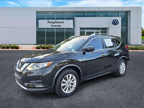Used 2020 Nissan Rogue SV image 1