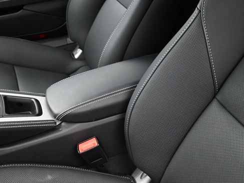 Used 2025 Porsche 718 Cayman image 17