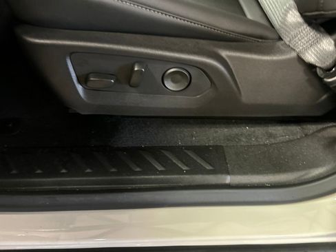 New 2026 GMC Canyon Elevation w/ Convenience Package image 16