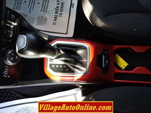 Used 2018 Jeep Renegade Trailhawk w/ Cold Weather Group II image 20