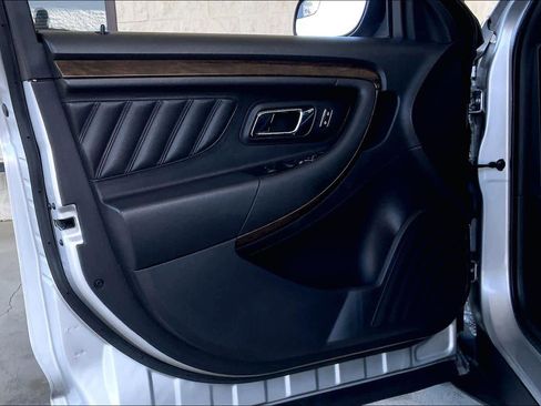 Used 2014 Ford Taurus Limited FWD image 20