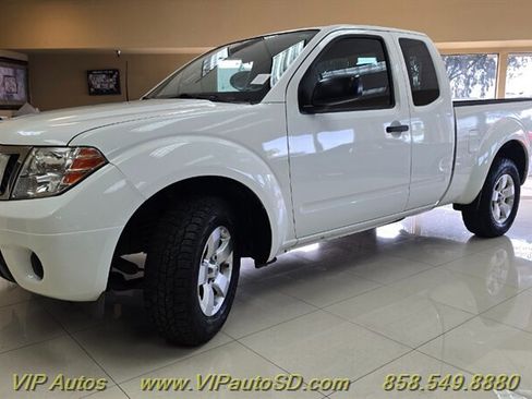 Used 2014 Nissan Frontier S image 3