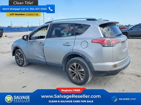 Used 2018 Toyota RAV4 LE AWD/4WD image 3