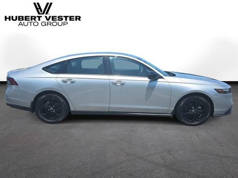 Used 2025 Honda Accord SE image 5