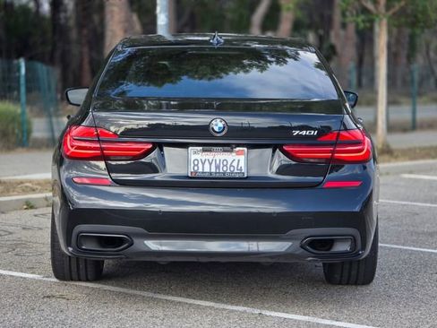 Used 2018 BMW 740i RWD image 13