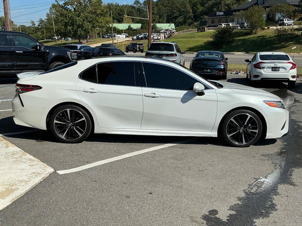 Used 2020 Toyota Camry XSE FWD image 7