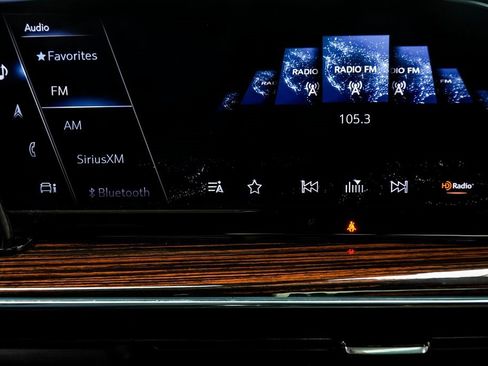 Used 2021 Cadillac Escalade Premium Luxury image 28