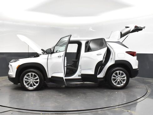 Used 2025 Chevrolet TrailBlazer LS w/ LS Convenience Package FWD image 47