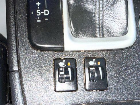 Used 2014 Toyota Highlander XLE AWD/4WD image 15