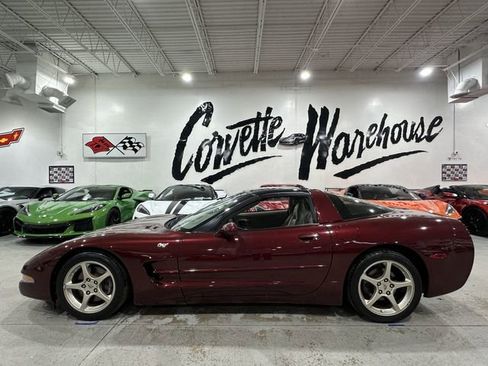 Used 2003 Chevrolet Corvette Coupe w/ Preferred Equipment Group RWD image 2