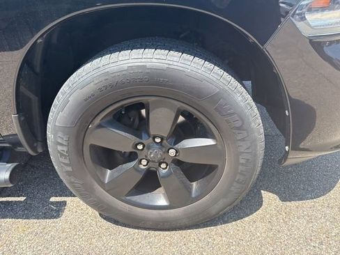 Used 2015 RAM 1500 Express w/ Black Ram 1500 Express Group AWD/4WD image 2