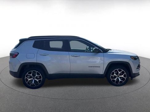 Used 2025 Jeep Compass Limited AWD/4WD image 13