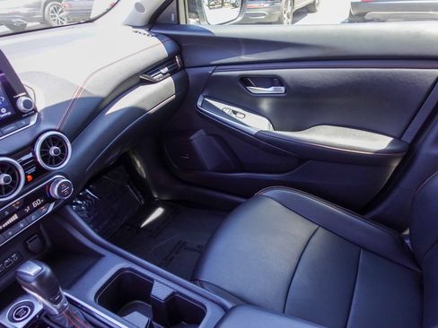Used 2024 Nissan Sentra SR w/ SR Premium Package FWD image 23