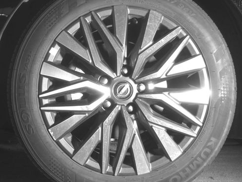 Used 2025 Nissan Altima 2.5 SV FWD image 14