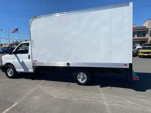 Used 2021 Chevrolet Express 3500 w/ Power Convenience Package image 6