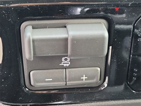 New 2026 GMC Sierra 1500 Elevation image 16