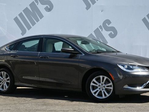 Used 2015 Chrysler 200 Limited w/ Convenience Group FWD image 3