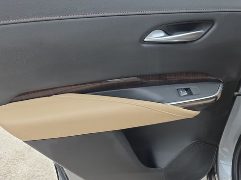 Used 2025 Cadillac XT4 Premium Luxury FWD image 14